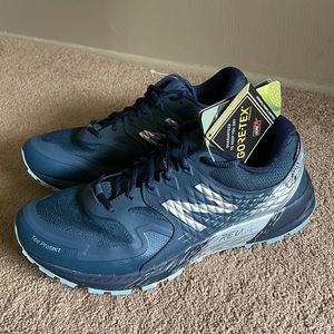 New Balance SUMMIT Q.O.M GTX trail running shoes
